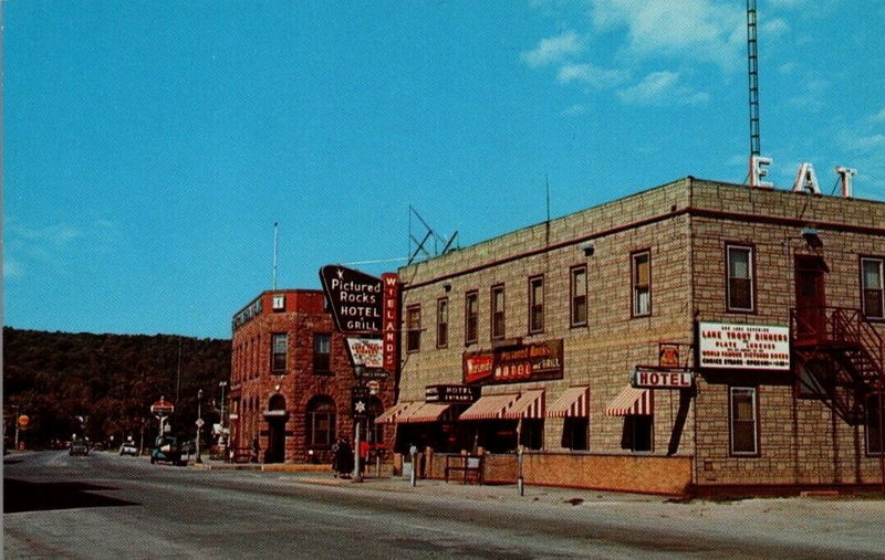 Wahkonsa Hotel (Wielands Pictured Rocks Hotel) - 1950S Postcard For Pictured Rocks Hotel